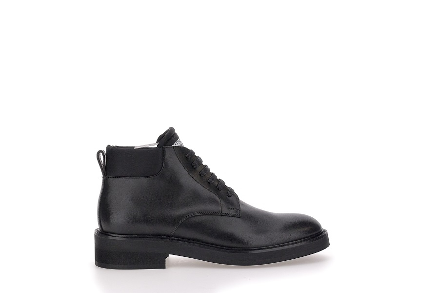 FW23 MAIN.6_SN046118_CLOSEUP001_shop-news.jpg